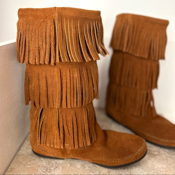 Minnetonka Shoes - 💕SALE 💕MINNETONKA Calf Hi 3- Layer Brown Suede Fringe Boot Sz 8
